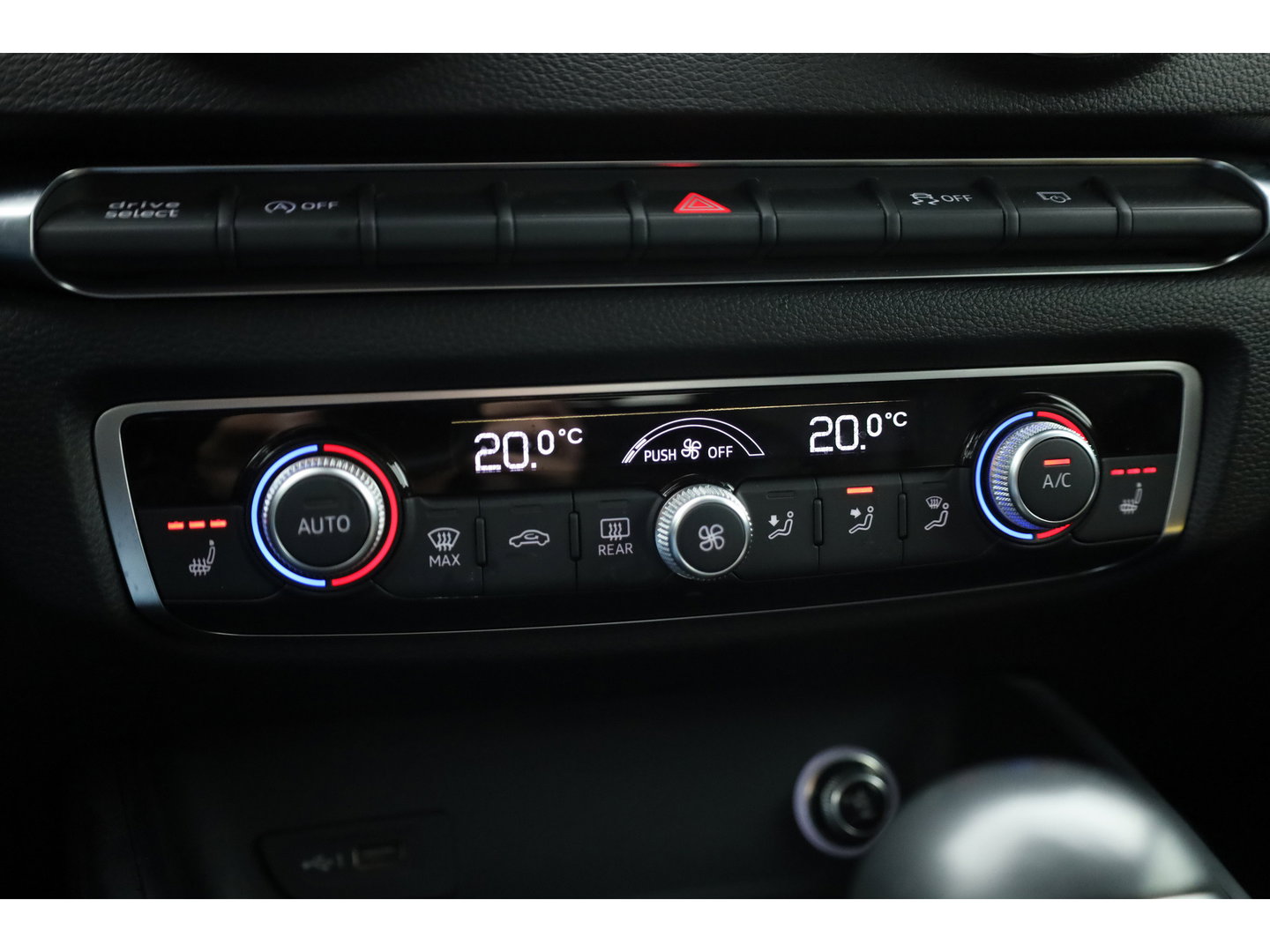 Audi A3 Sportback 35 TFSI S-Line Competition | Virt. Cockpit | Cruise Contr. | Standkachel | B&O | Trekhaak | Stoelverw. | Keyless