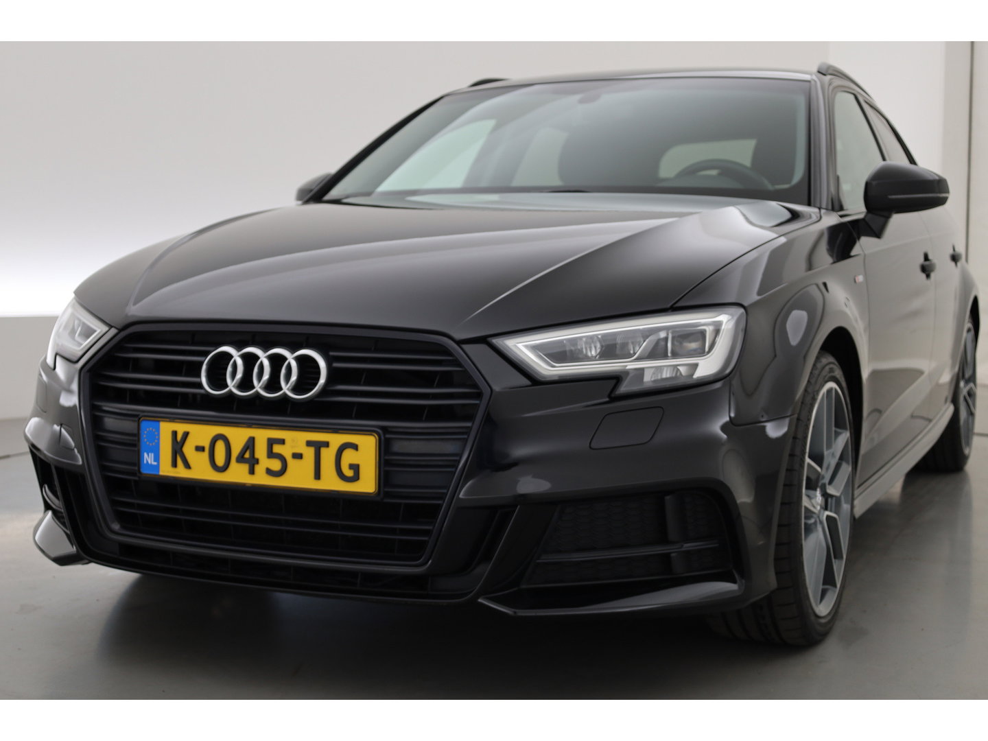 Audi A3 Sportback 35 TFSI S-Line Competition | Virt. Cockpit | Cruise Contr. | Standkachel | B&O | Trekhaak | Stoelverw. | Keyless