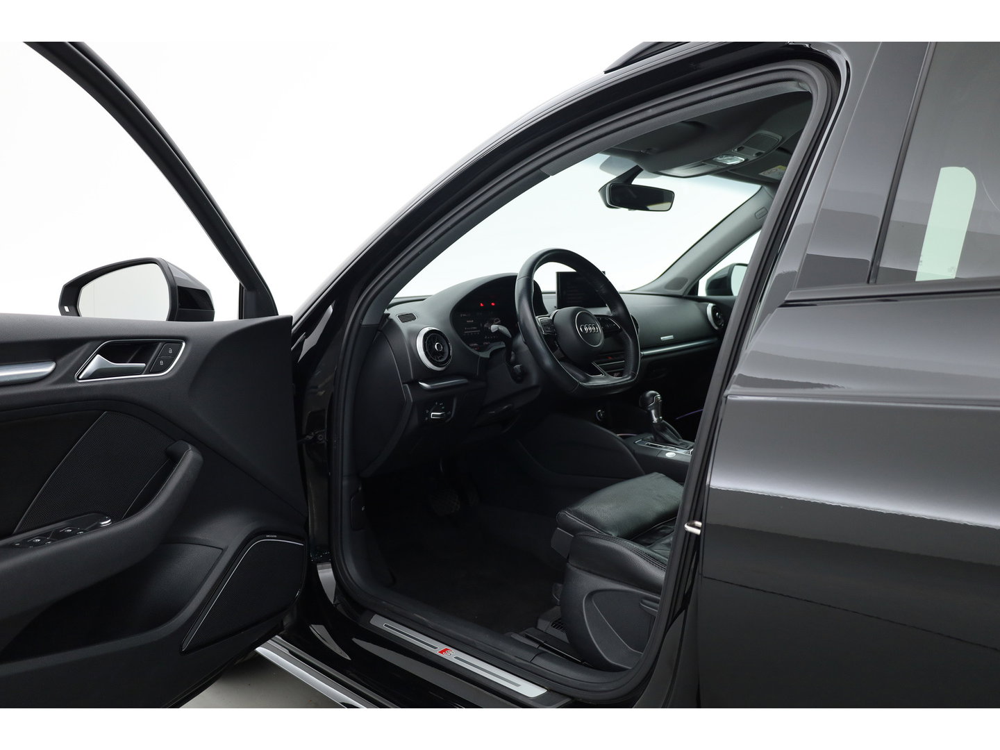 Audi A3 Sportback 35 TFSI S-Line Competition | Virt. Cockpit | Cruise Contr. | Standkachel | B&O | Trekhaak | Stoelverw. | Keyless