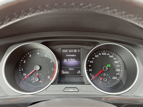 Volkswagen Tiguan 1.4 TSI ACT Comfortline Business R | Apple Carplay | Android Auto | Lane Assist | Park Assist | Achteruitrijcamera | Trekhaak |