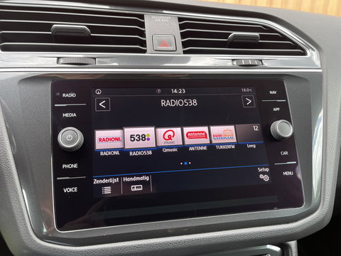 Volkswagen Tiguan 1.4 TSI ACT Comfortline Business R | Apple Carplay | Android Auto | Lane Assist | Park Assist | Achteruitrijcamera | Trekhaak |