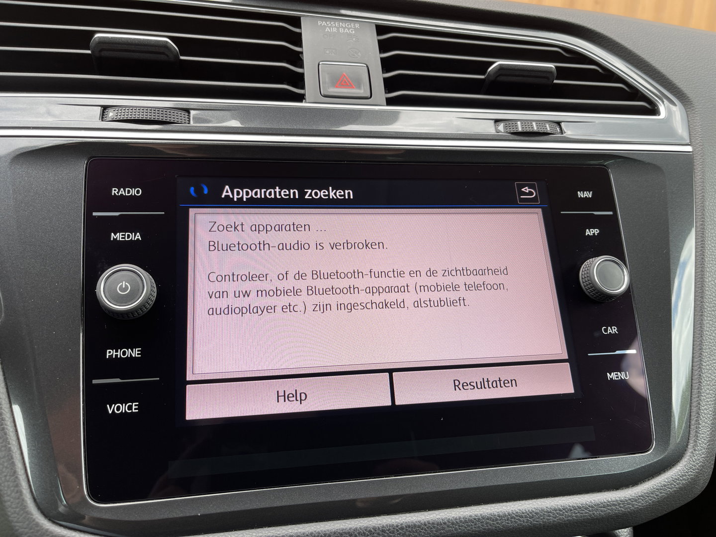 Volkswagen Tiguan 1.4 TSI ACT Comfortline Business R | Apple Carplay | Android Auto | Lane Assist | Park Assist | Achteruitrijcamera | Trekhaak |