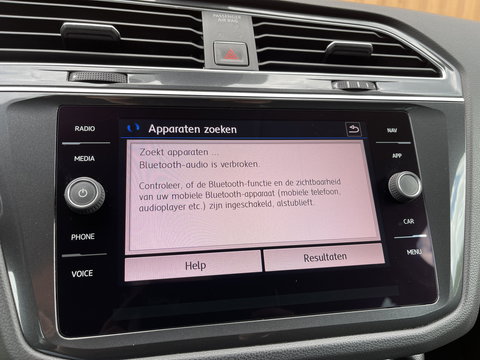 Volkswagen Tiguan 1.4 TSI ACT Comfortline Business R | Apple Carplay | Android Auto | Lane Assist | Park Assist | Achteruitrijcamera | Trekhaak |