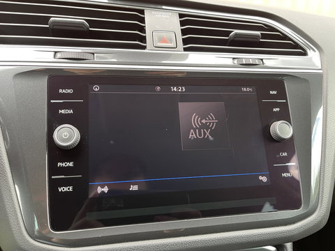 Volkswagen Tiguan 1.4 TSI ACT Comfortline Business R | Apple Carplay | Android Auto | Lane Assist | Park Assist | Achteruitrijcamera | Trekhaak |