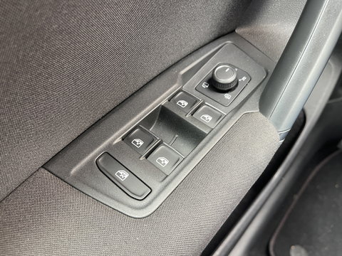 Volkswagen Tiguan 1.4 TSI ACT Comfortline Business R | Apple Carplay | Android Auto | Lane Assist | Park Assist | Achteruitrijcamera | Trekhaak |