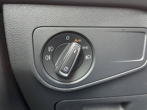 Volkswagen Tiguan 1.4 TSI ACT Comfortline Business R | Apple Carplay | Android Auto | Lane Assist | Park Assist | Achteruitrijcamera | Trekhaak |