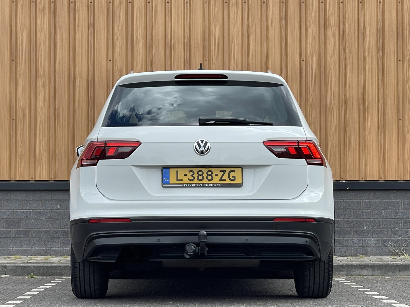 Volkswagen Tiguan 1.4 TSI ACT Comfortline Business R | Apple Carplay | Android Auto | Lane Assist | Park Assist | Achteruitrijcamera | Trekhaak |