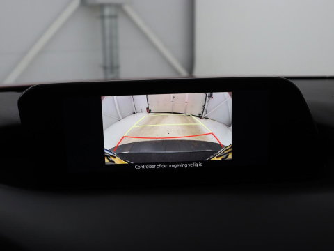 Mazda 3 2.0 e-SkyActiv-X M Hybrid 186 Comfort | Stoelverwarming | Head-Up | Adaptive cruise | Carplay | Camera | Full LED | Navigatie | Climate control | Stuurverwarming | Side Assist