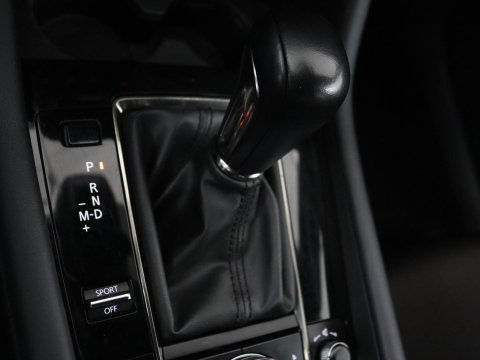 Mazda 3 2.0 e-SkyActiv-X M Hybrid 186 Comfort | Stoelverwarming | Head-Up | Adaptive cruise | Carplay | Camera | Full LED | Navigatie | Climate control | Stuurverwarming | Side Assist
