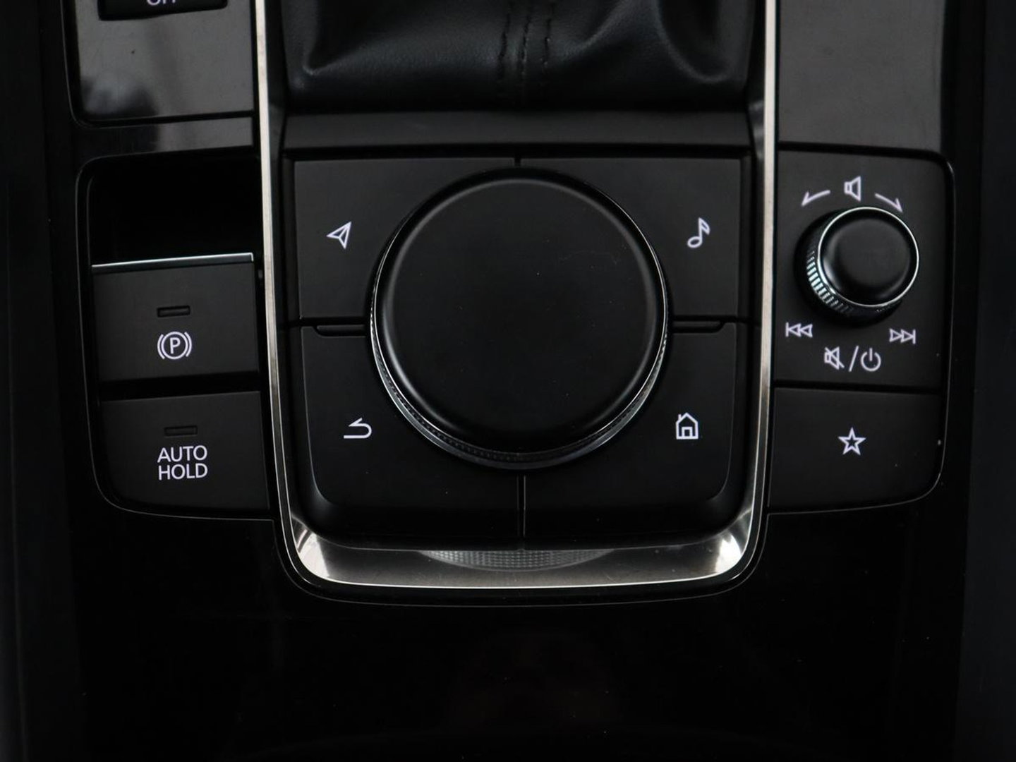 Mazda 3 2.0 e-SkyActiv-X M Hybrid 186 Comfort | Stoelverwarming | Head-Up | Adaptive cruise | Carplay | Camera | Full LED | Navigatie | Climate control | Stuurverwarming | Side Assist