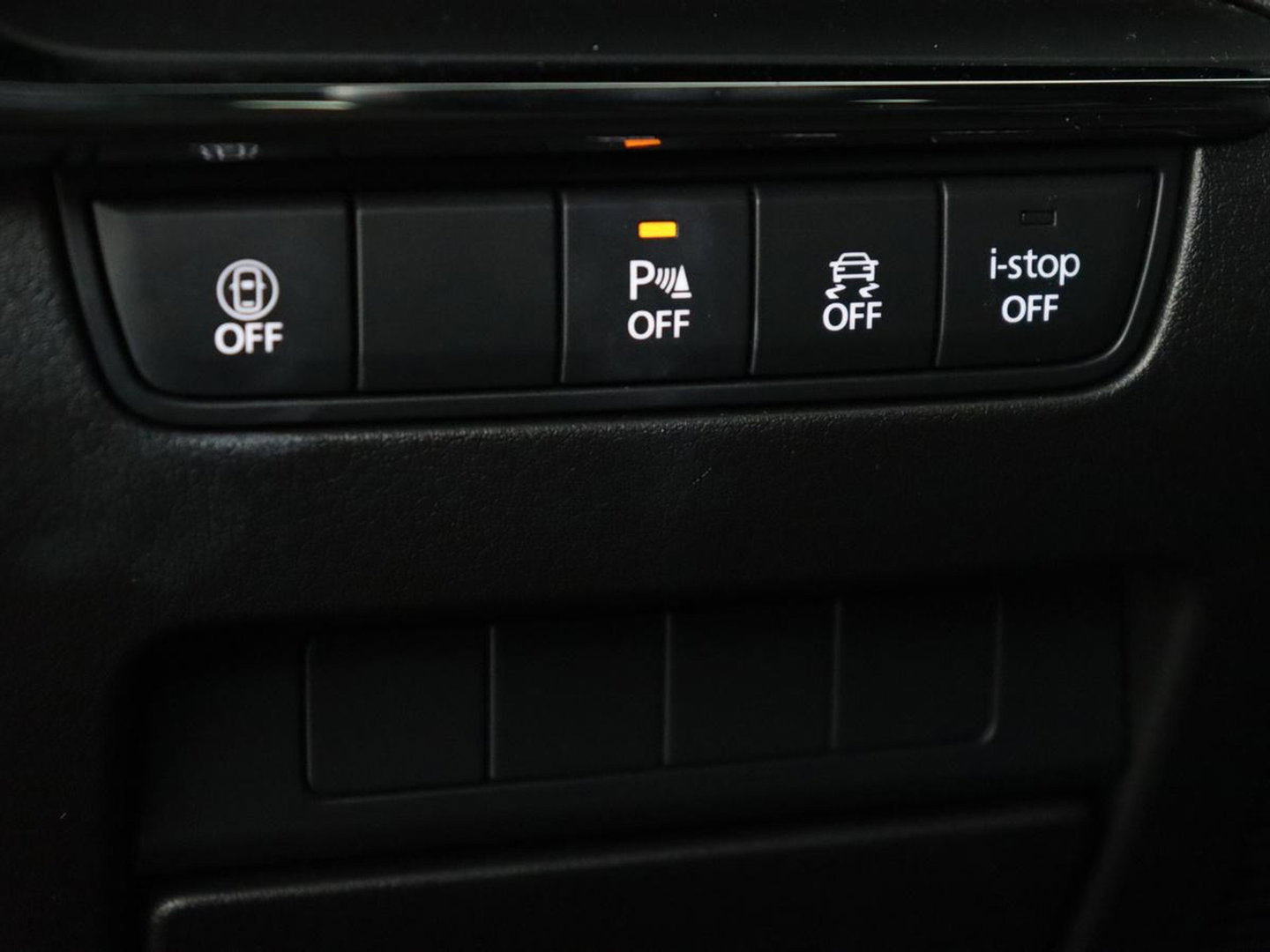 Mazda 3 2.0 e-SkyActiv-X M Hybrid 186 Comfort | Stoelverwarming | Head-Up | Adaptive cruise | Carplay | Camera | Full LED | Navigatie | Climate control | Stuurverwarming | Side Assist