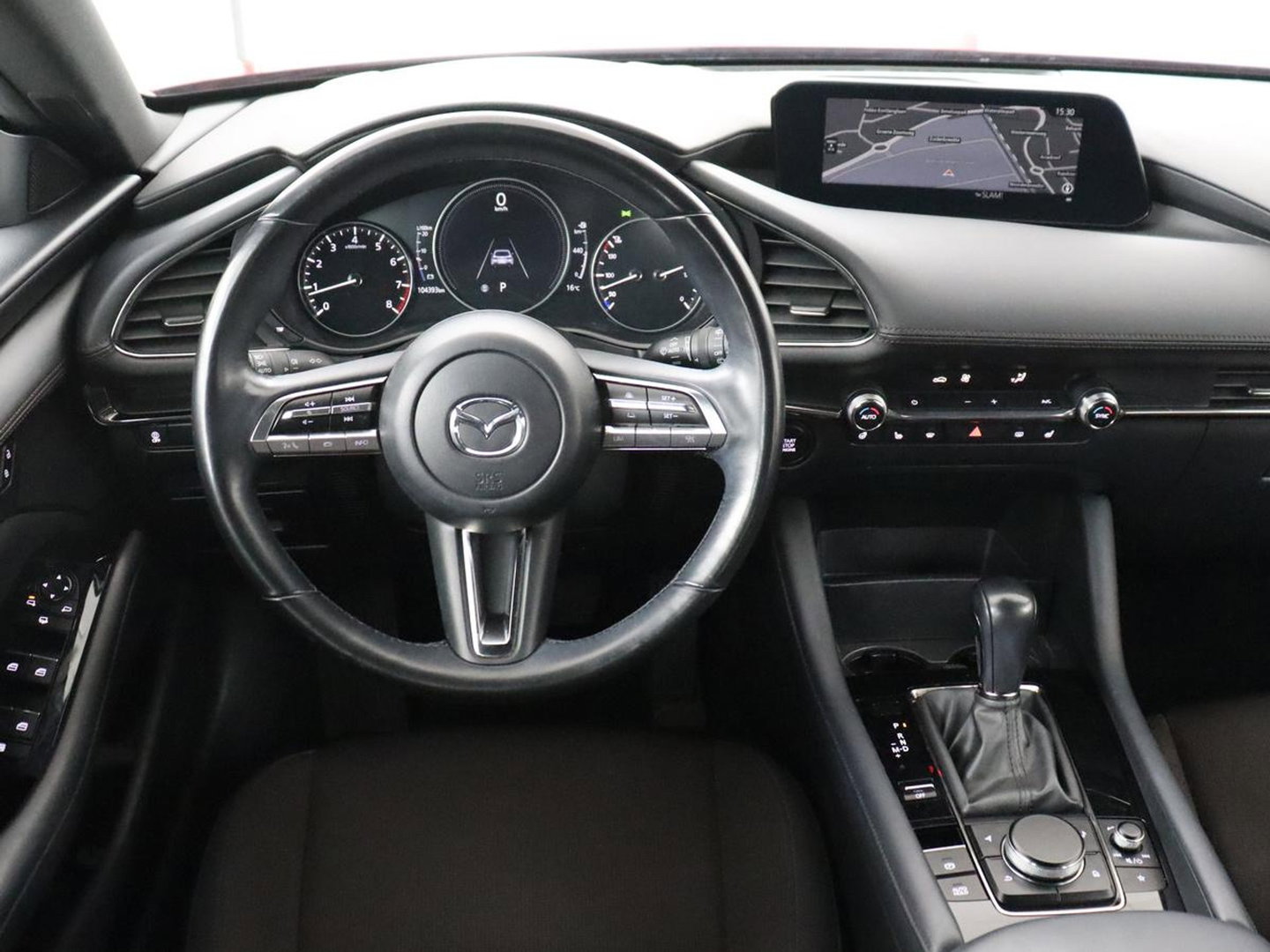 Mazda 3 2.0 e-SkyActiv-X M Hybrid 186 Comfort | Stoelverwarming | Head-Up | Adaptive cruise | Carplay | Camera | Full LED | Navigatie | Climate control | Stuurverwarming | Side Assist
