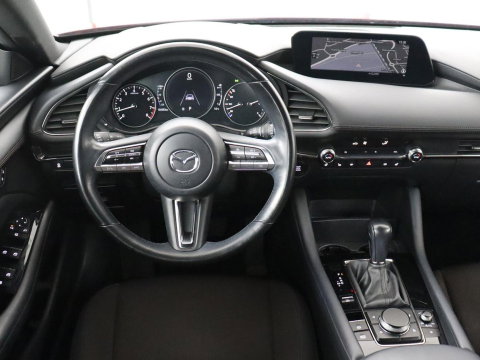 Mazda 3 2.0 e-SkyActiv-X M Hybrid 186 Comfort | Stoelverwarming | Head-Up | Adaptive cruise | Carplay | Camera | Full LED | Navigatie | Climate control | Stuurverwarming | Side Assist