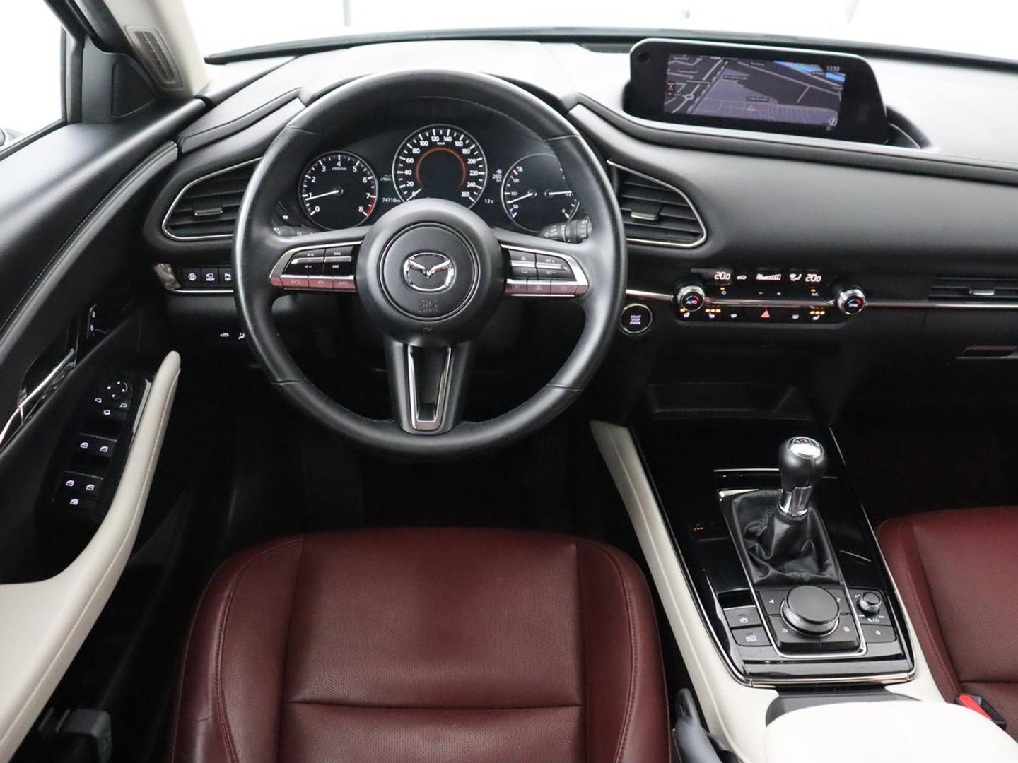 Mazda CX-30 2.0 e-SkyActiv-X M Hybrid 100th Anniversary Edition | Schuifdak | Leder | Trekhaak | 360 Camera | Stoelverwarming | Carplay | Adaptive cruise | Keyless | Head-Up | Bose Sound | Full LED