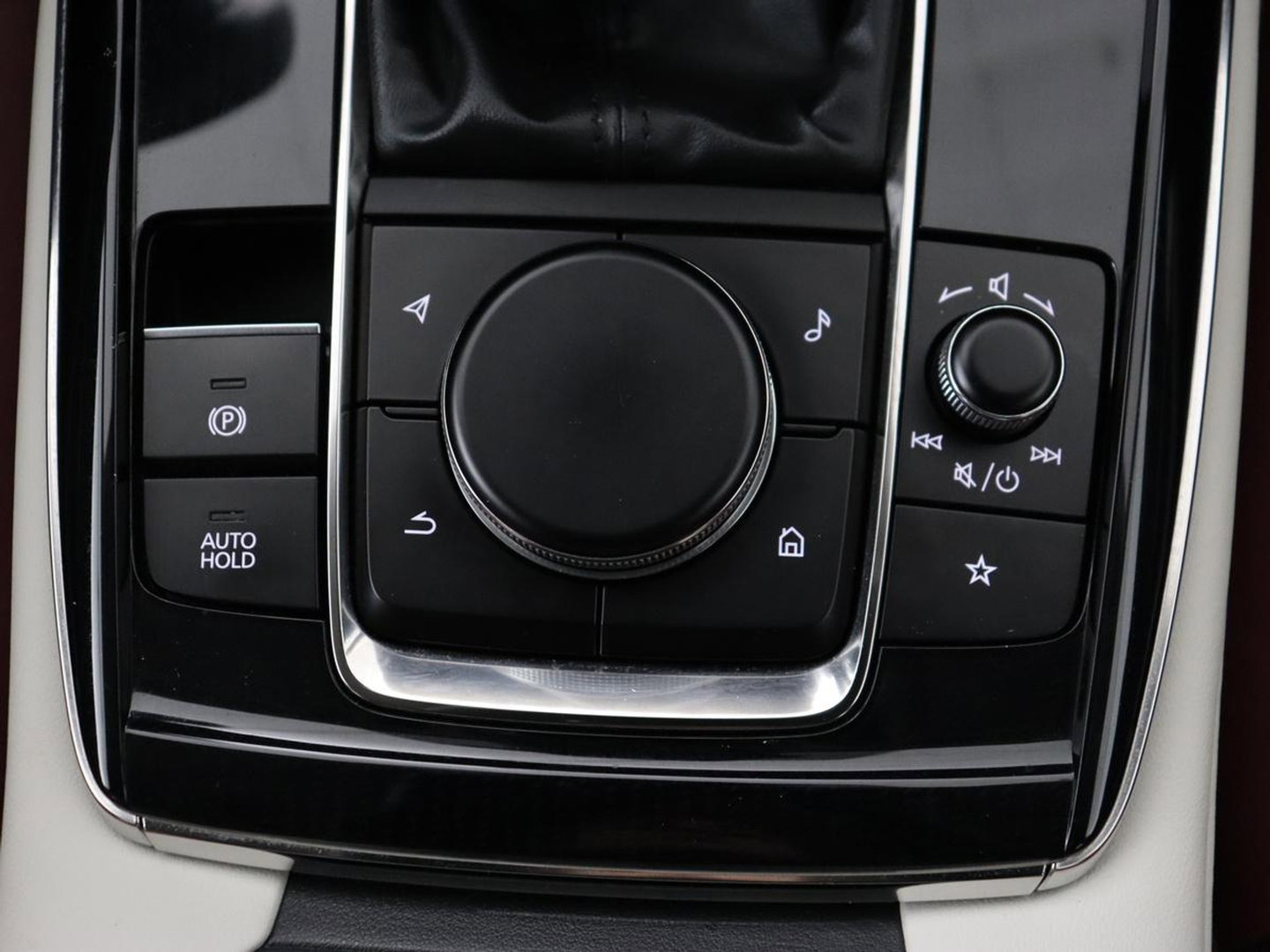 Mazda CX-30 2.0 e-SkyActiv-X M Hybrid 100th Anniversary Edition | Schuifdak | Leder | Trekhaak | 360 Camera | Stoelverwarming | Carplay | Adaptive cruise | Keyless | Head-Up | Bose Sound | Full LED