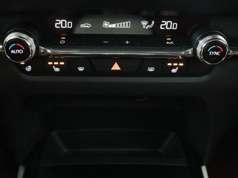 Mazda CX-30 2.0 e-SkyActiv-X M Hybrid 100th Anniversary Edition | Schuifdak | Leder | Trekhaak | 360 Camera | Stoelverwarming | Carplay | Adaptive cruise | Keyless | Head-Up | Bose Sound | Full LED
