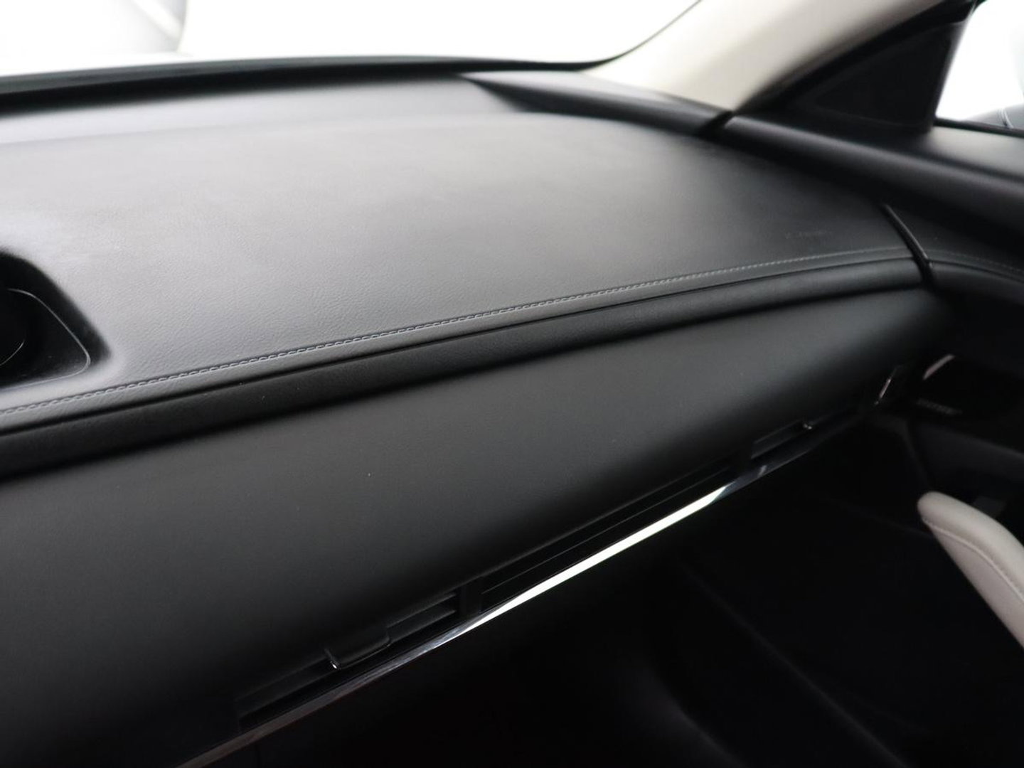 Mazda CX-30 2.0 e-SkyActiv-X M Hybrid 100th Anniversary Edition | Schuifdak | Leder | Trekhaak | 360 Camera | Stoelverwarming | Carplay | Adaptive cruise | Keyless | Head-Up | Bose Sound | Full LED