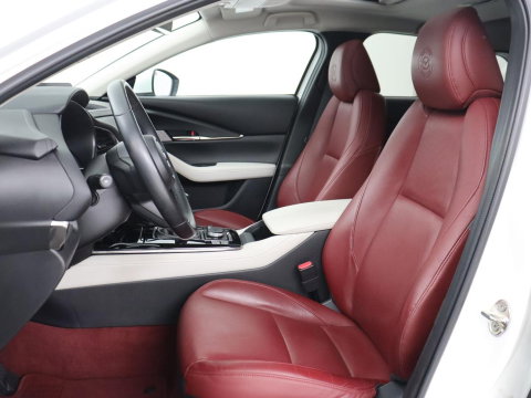 Mazda CX-30 2.0 e-SkyActiv-X M Hybrid 100th Anniversary Edition | Schuifdak | Leder | Trekhaak | 360 Camera | Stoelverwarming | Carplay | Adaptive cruise | Keyless | Head-Up | Bose Sound | Full LED