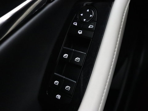 Mazda CX-30 2.0 e-SkyActiv-X M Hybrid 100th Anniversary Edition | Schuifdak | Leder | Trekhaak | 360 Camera | Stoelverwarming | Carplay | Adaptive cruise | Keyless | Head-Up | Bose Sound | Full LED
