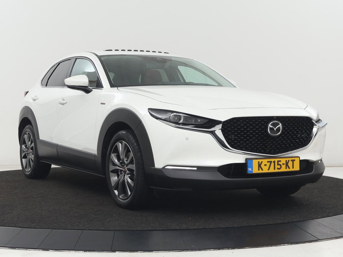 Mazda CX-30 2.0 e-SkyActiv-X M Hybrid 100th Anniversary Edition | Schuifdak | Leder | Trekhaak | 360 Camera | Stoelverwarming | Carplay | Adaptive cruise | Keyless | Head-Up | Bose Sound | Full LED