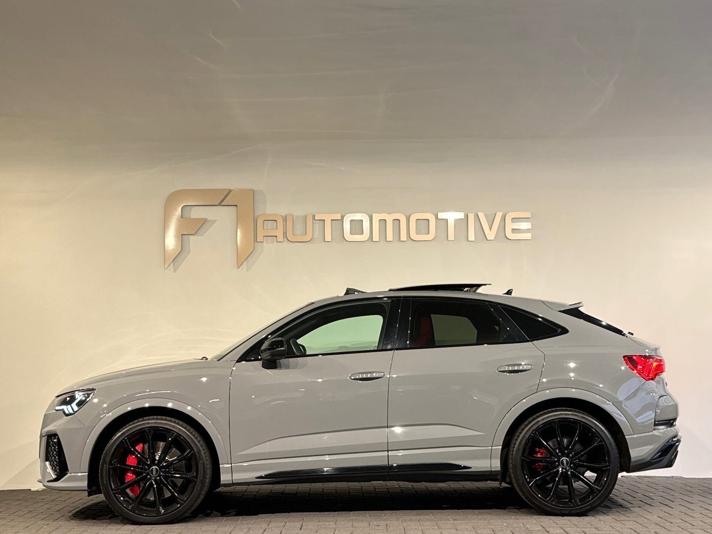 Audi RSQ3 Sportback 2.5 TFSI Pano|SONOS|RS Seat|Keyless|360Cam