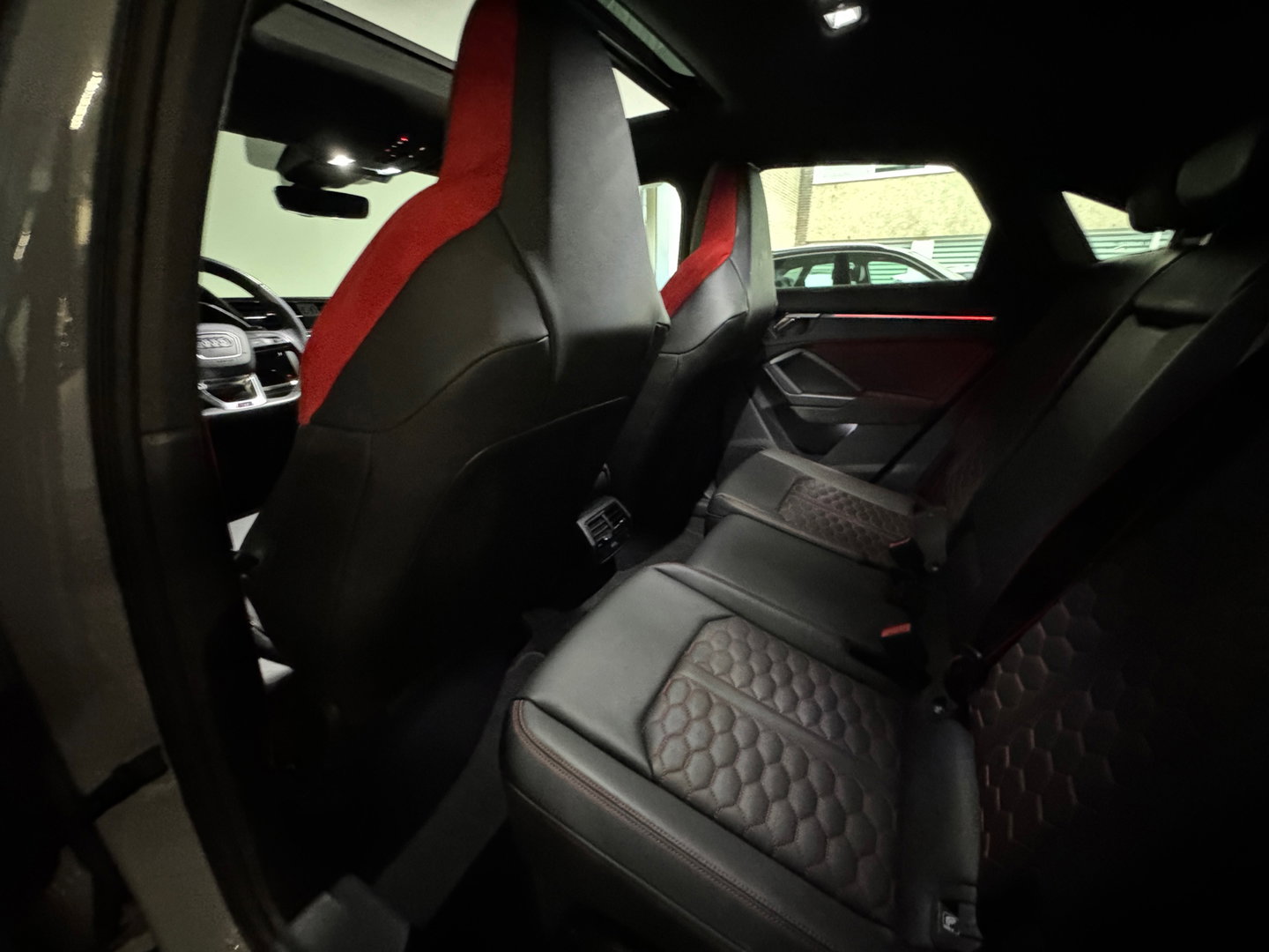 Audi RSQ3 Sportback 2.5 TFSI Pano|SONOS|RS Seat|Keyless|360Cam