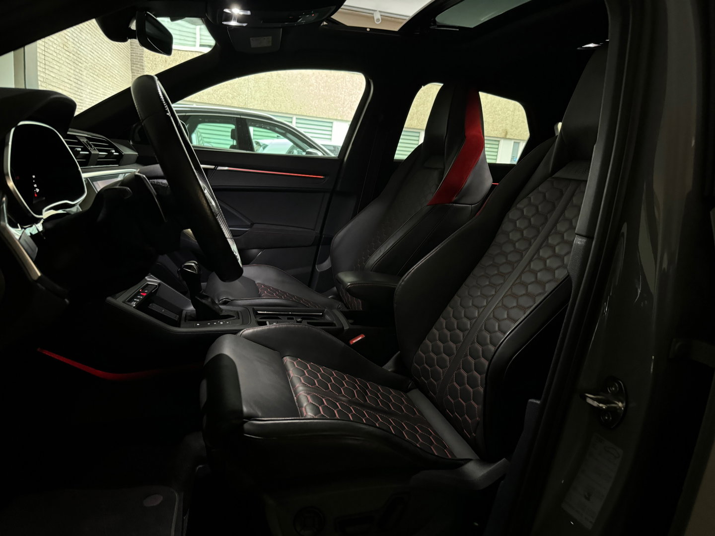 Audi RSQ3 Sportback 2.5 TFSI Pano|SONOS|RS Seat|Keyless|360Cam