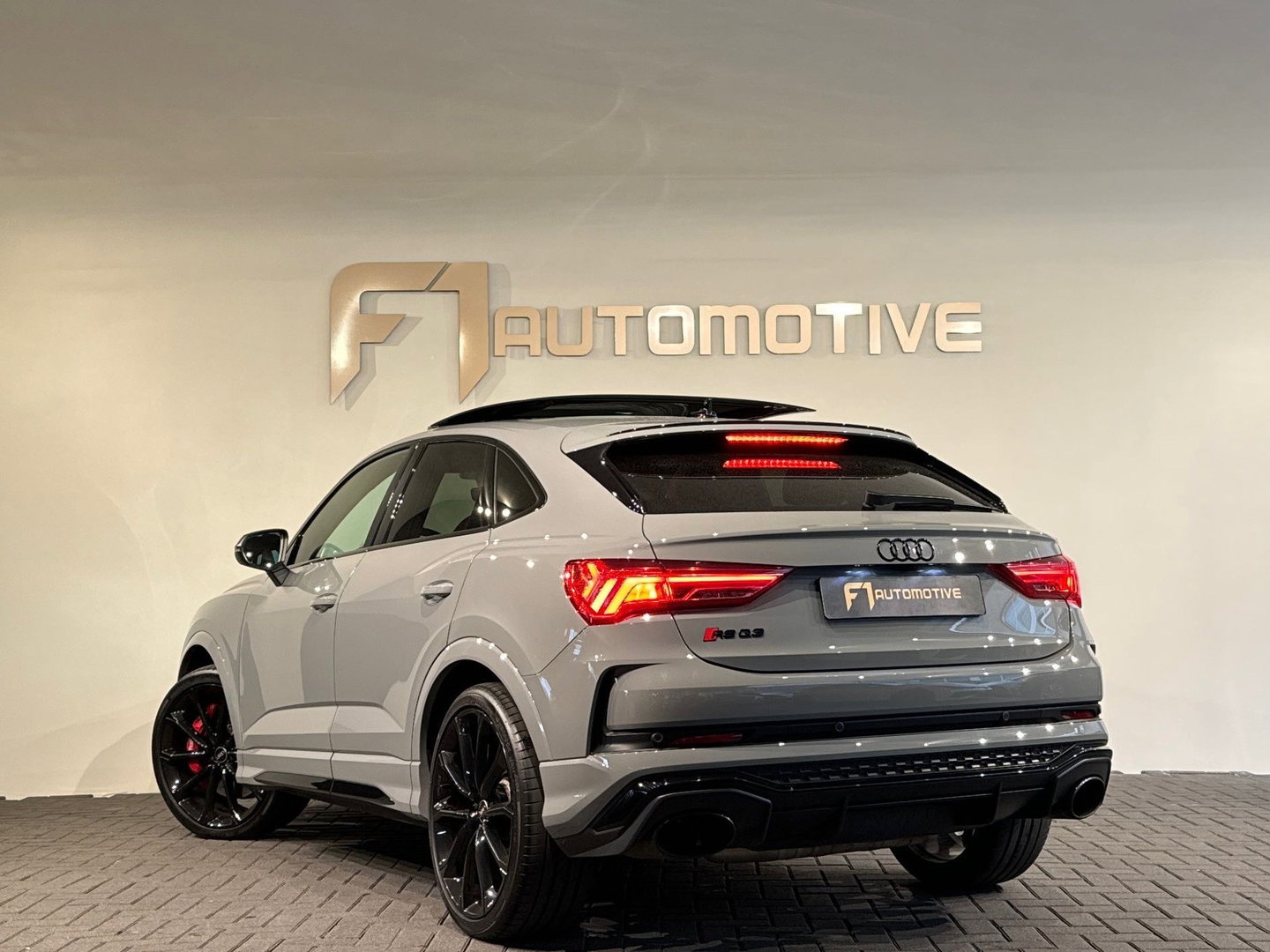 Audi RSQ3 Sportback 2.5 TFSI Pano|SONOS|RS Seat|Keyless|360Cam