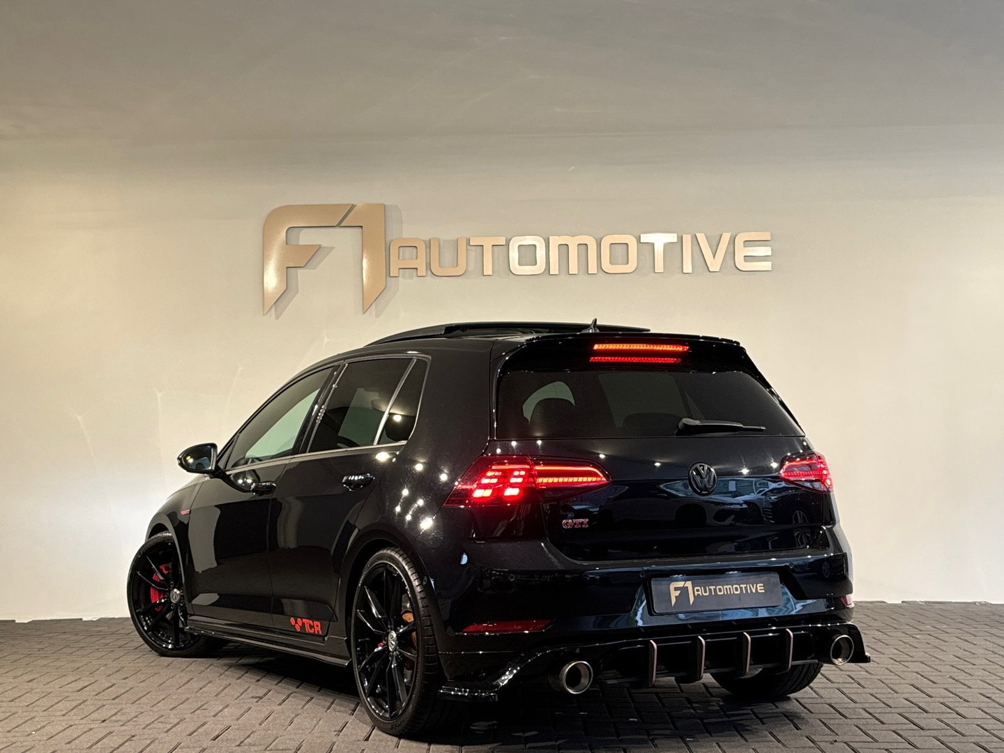 Volkswagen Golf 2.0 TSI GTI TCR Pano|Keyless|Dynaudio|Leer