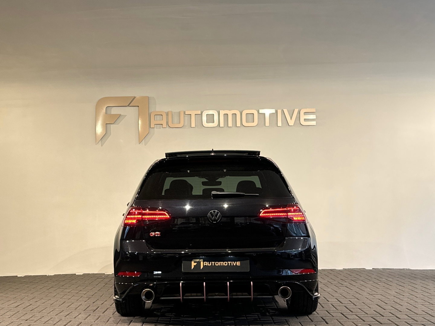 Volkswagen Golf 2.0 TSI GTI TCR Pano|Keyless|Dynaudio|Leer