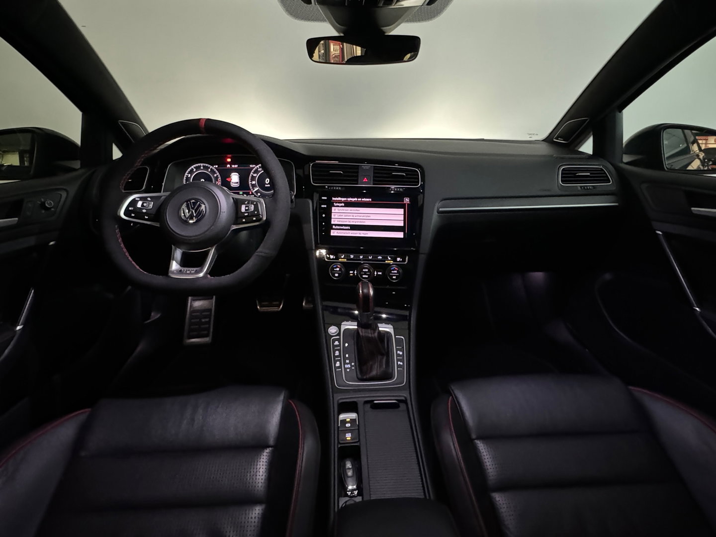 Volkswagen Golf 2.0 TSI GTI TCR Pano|Keyless|Dynaudio|Leer