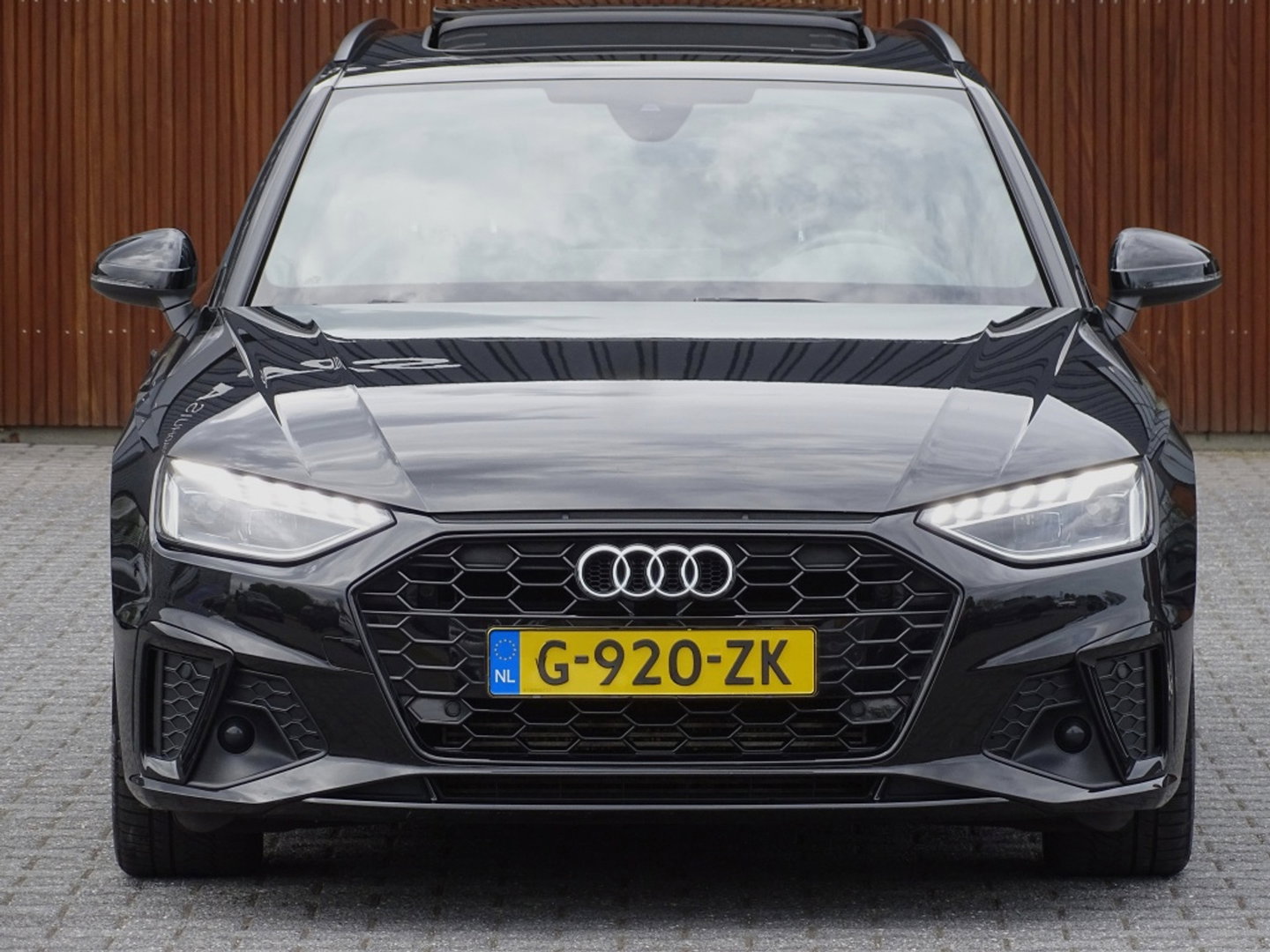 Audi A4 Avant 35 TFSI 150PK automaat / S-line / LED / Facelift *NAP*