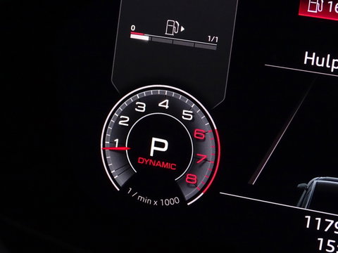 Audi A4 Avant 35 TFSI 150PK automaat / S-line / LED / Facelift *NAP*
