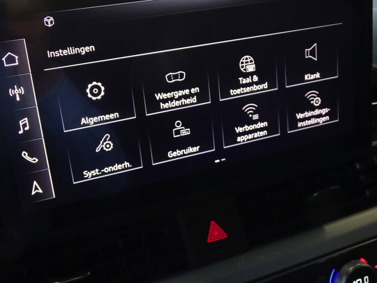 Audi A4 Avant 35 TFSI 150PK automaat / S-line / LED / Facelift *NAP*