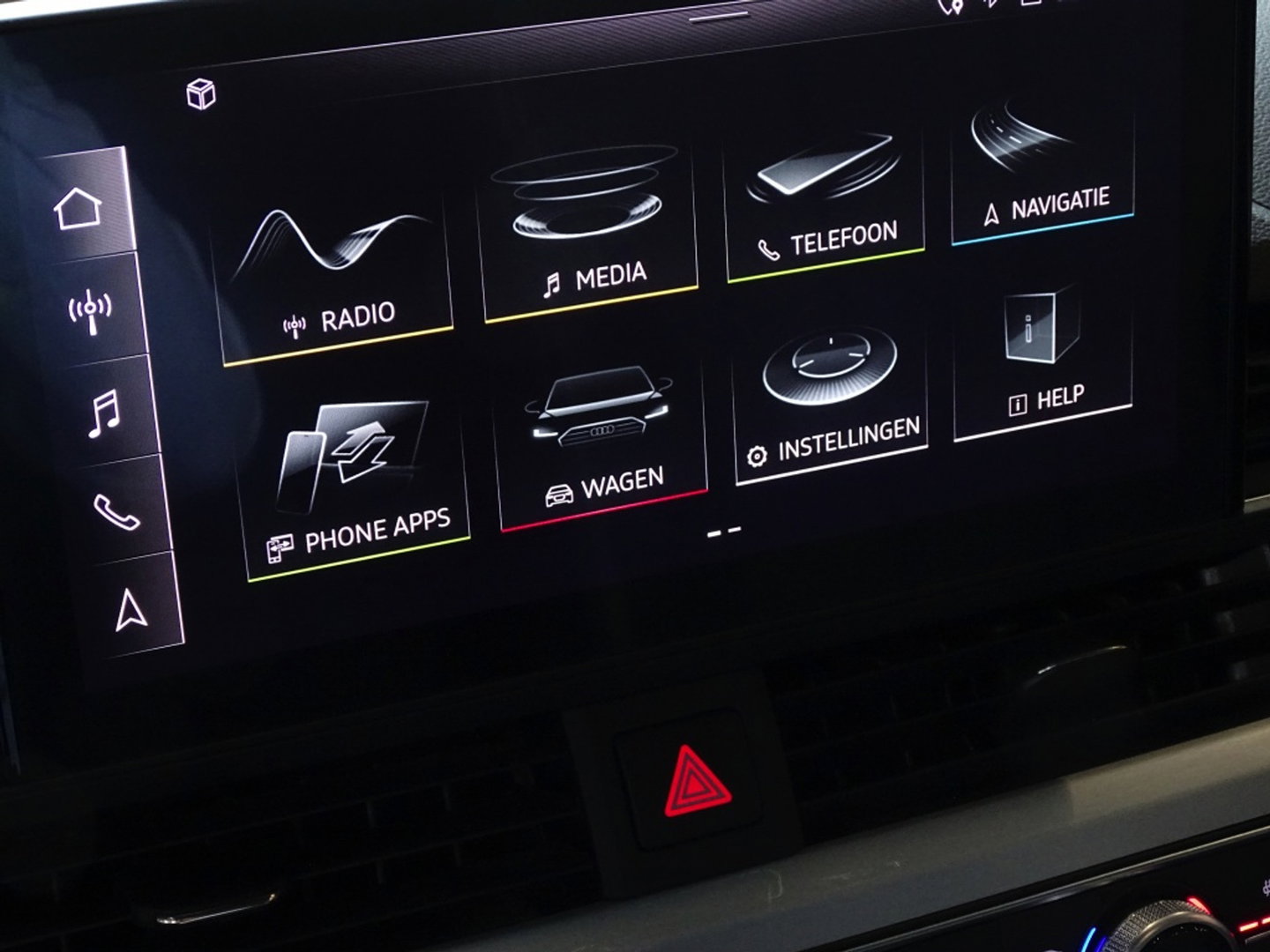 Audi A4 Avant 35 TFSI 150PK automaat / S-line / LED / Facelift *NAP*