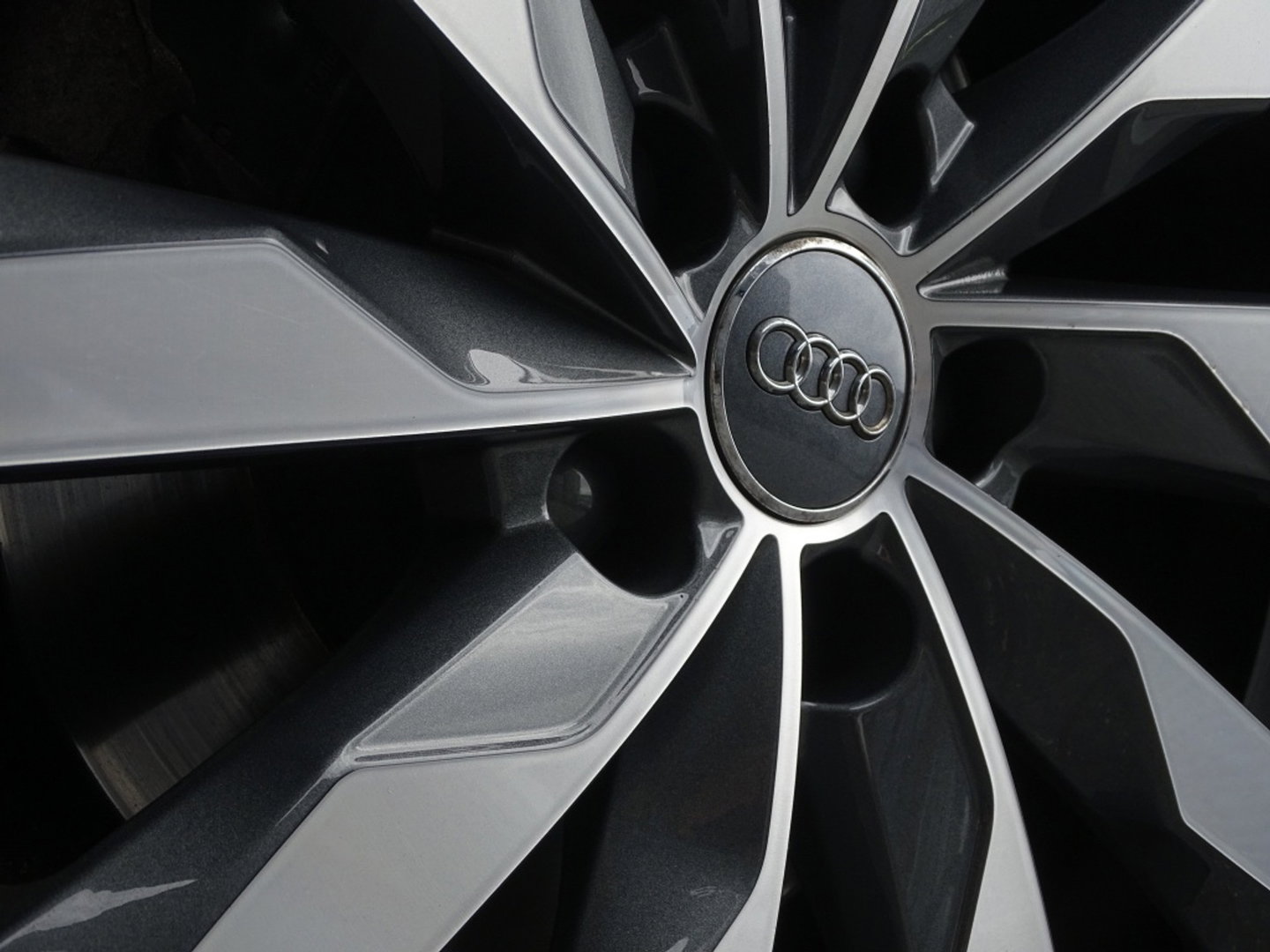 Audi A4 Avant 35 TFSI 150PK automaat / S-line / LED / Facelift *NAP*