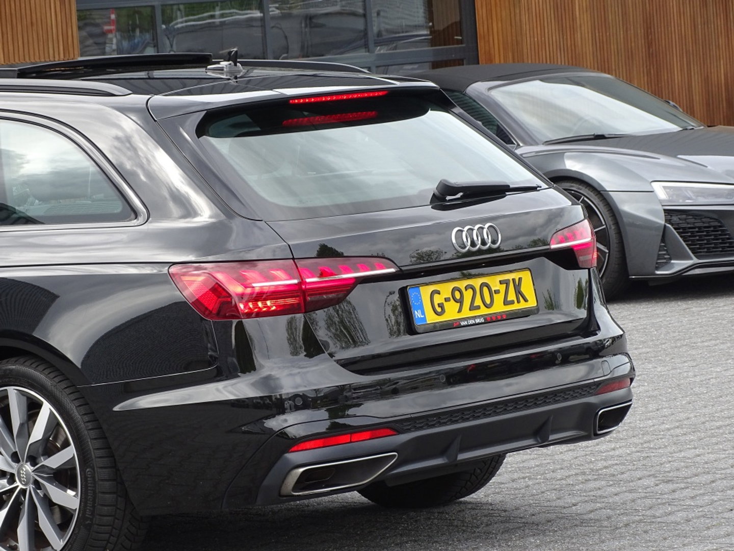Audi A4 Avant 35 TFSI 150PK automaat / S-line / LED / Facelift *NAP*