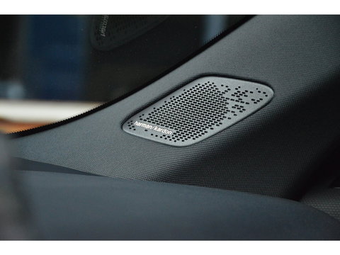 Lynk & Co 08 More | 200km elektrisch rijbereik | Massage | Panoramadak | 360° Camera | Apple CarPlay |