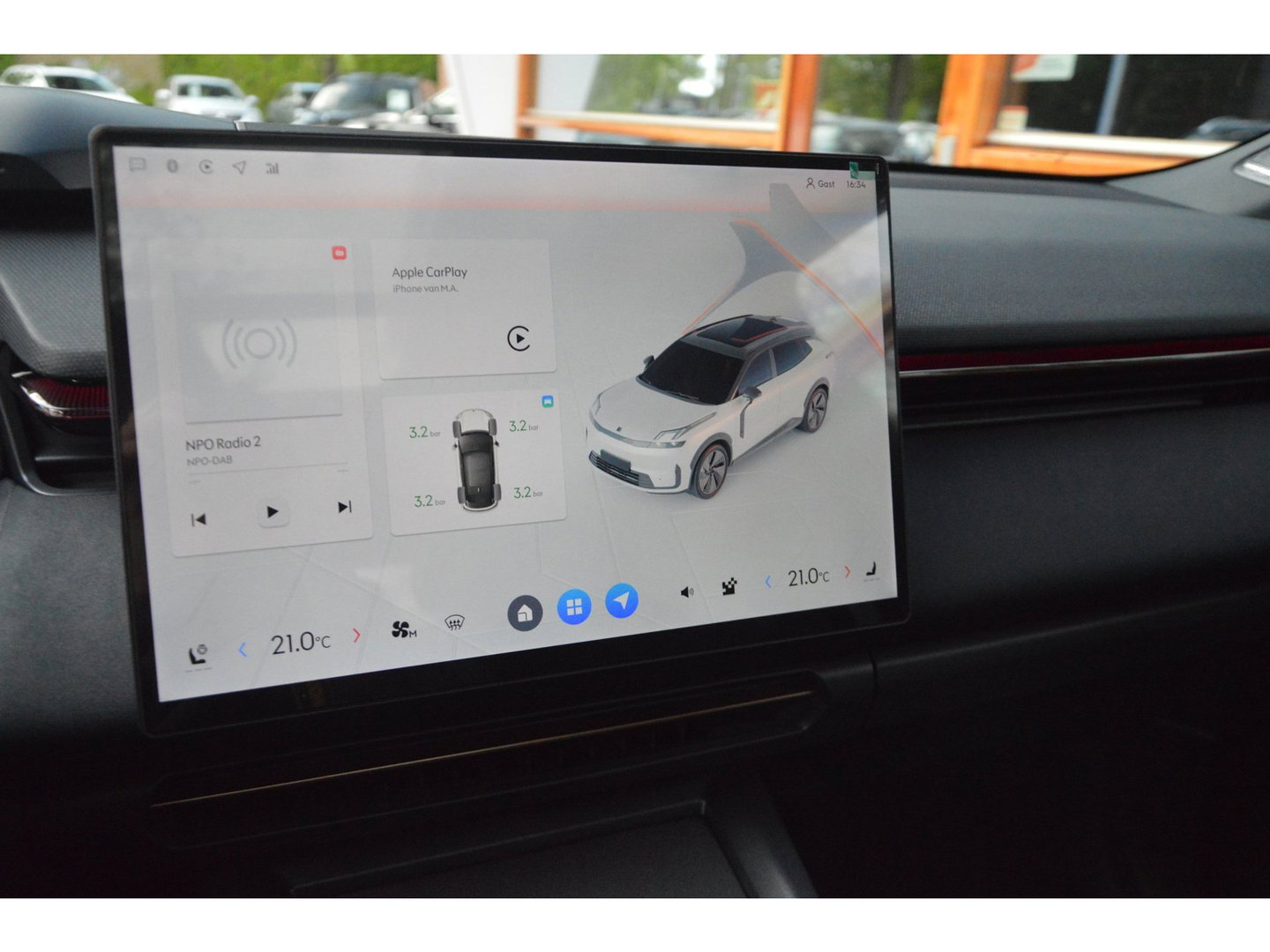 Lynk & Co 08 More | 200km elektrisch rijbereik | Massage | Panoramadak | 360° Camera | Apple CarPlay |