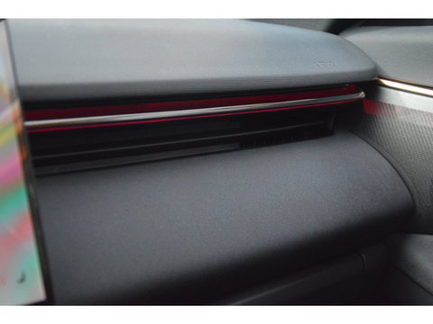 Lynk & Co 08 More | 200km elektrisch rijbereik | Massage | Panoramadak | 360° Camera | Apple CarPlay |