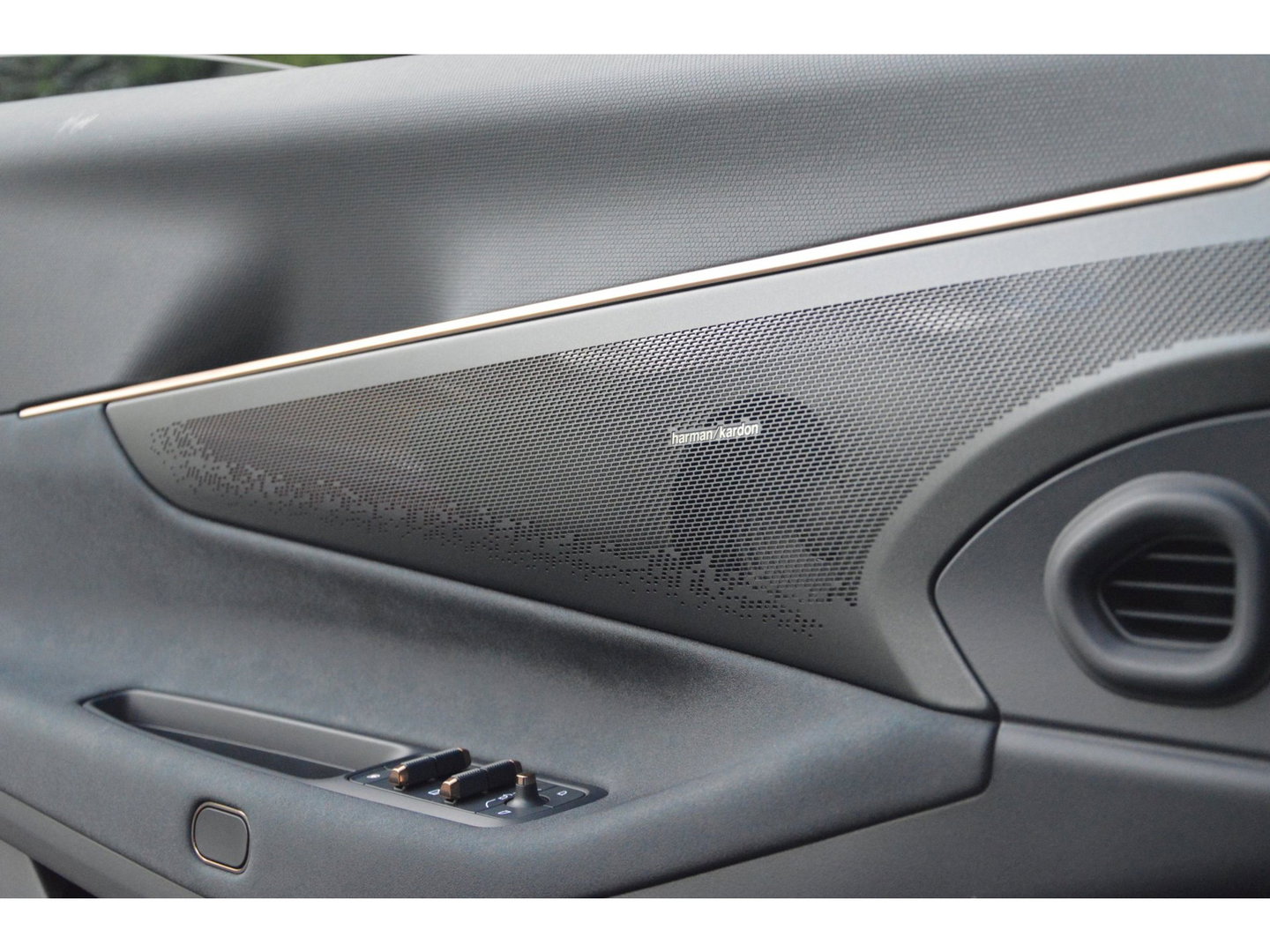 Lynk & Co 08 More | 200km elektrisch rijbereik | Massage | Panoramadak | 360° Camera | Apple CarPlay |