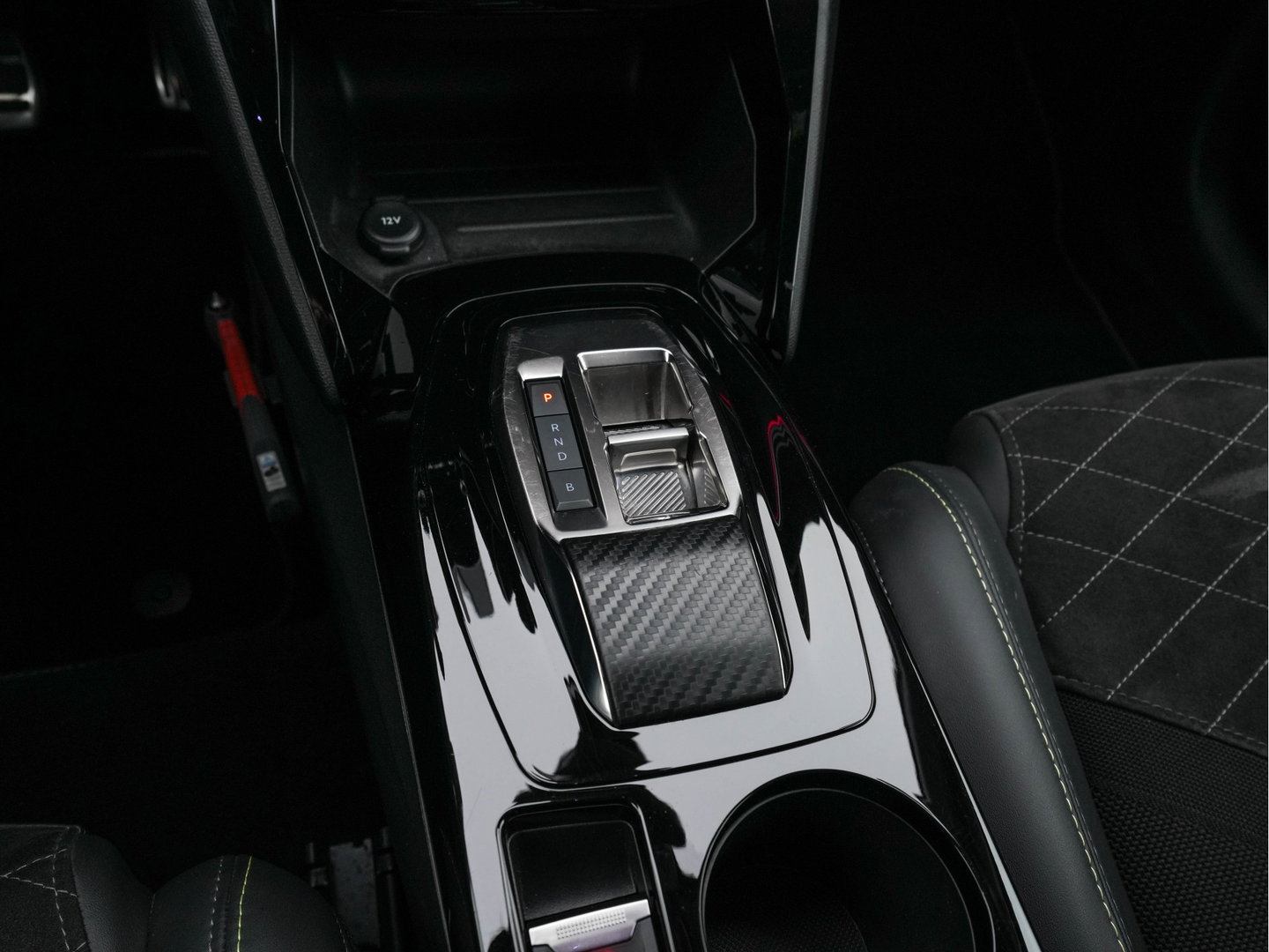 Peugeot e-208 EV GT Pack 50 kWh [ 3-Fase-11kW ] {SOH-88%] (INCL-BTW) *HEATPUMP | FULL-LED | DIGI-COCKPIT | BLINDSPOT | CAMERA | LEATHER-ALCANTARA | AMBIENTLIGHT | NAVI-FULLMAP | LANE-ASSIST | KEYLESS | DAB | CCS-FASTLOADER | HEATED-SPORTSEATS | PRIV
