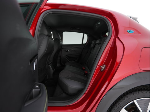 Peugeot e-208 EV GT Pack 50 kWh [ 3-Fase-11kW ] {SOH-88%] (INCL-BTW) *HEATPUMP | FULL-LED | DIGI-COCKPIT | BLINDSPOT | CAMERA | LEATHER-ALCANTARA | AMBIENTLIGHT | NAVI-FULLMAP | LANE-ASSIST | KEYLESS | DAB | CCS-FASTLOADER | HEATED-SPORTSEATS | PRIV