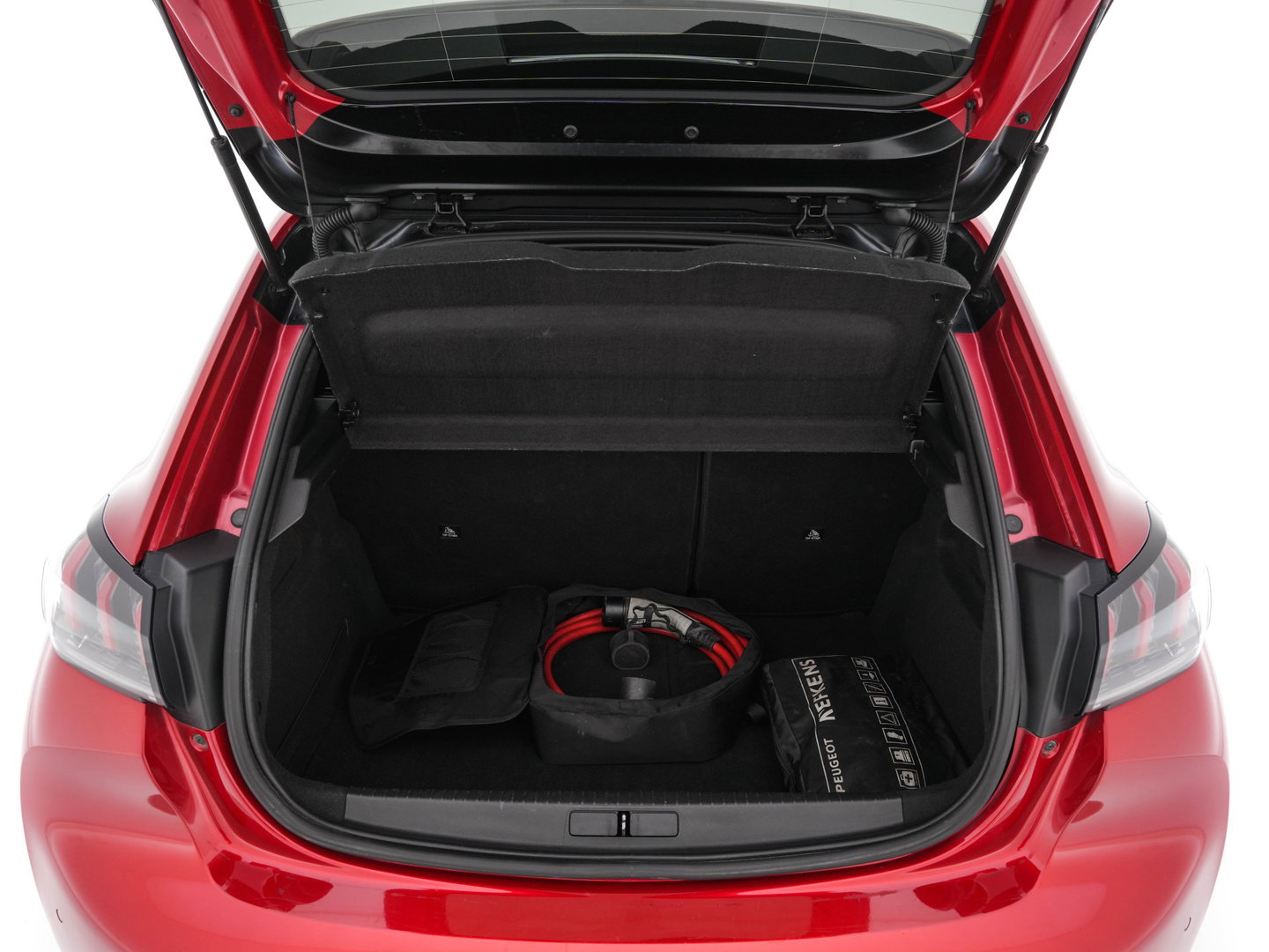 Peugeot e-208 EV GT Pack 50 kWh [ 3-Fase-11kW ] {SOH-88%] (INCL-BTW) *HEATPUMP | FULL-LED | DIGI-COCKPIT | BLINDSPOT | CAMERA | LEATHER-ALCANTARA | AMBIENTLIGHT | NAVI-FULLMAP | LANE-ASSIST | KEYLESS | DAB | CCS-FASTLOADER | HEATED-SPORTSEATS | PRIV