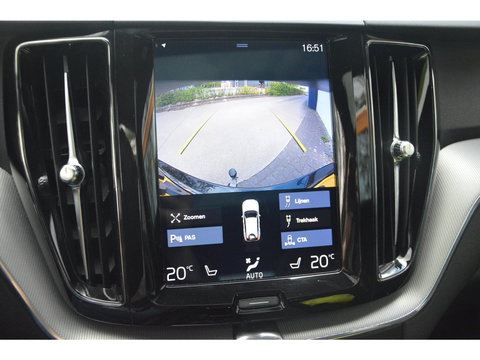 Volvo XC60 T5 R-Design | Bowers & Wilkins | Panoramadak | Trekhaak | Stoel + Stuur Verwarmd | Camera | Dealer Onderhouden |