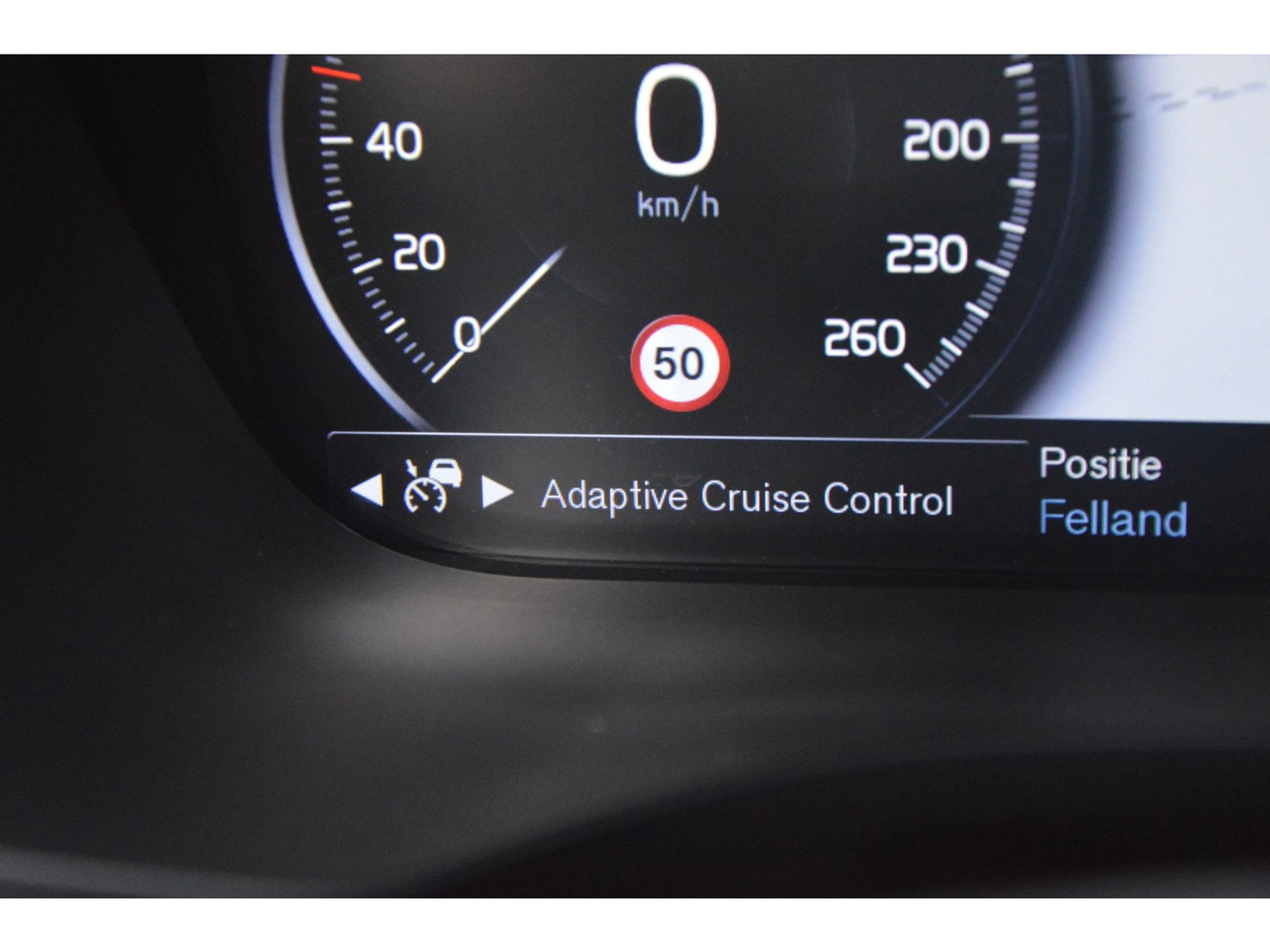Volvo XC60 T5 R-Design | Bowers & Wilkins | Panoramadak | Trekhaak | Stoel + Stuur Verwarmd | Camera | Dealer Onderhouden |