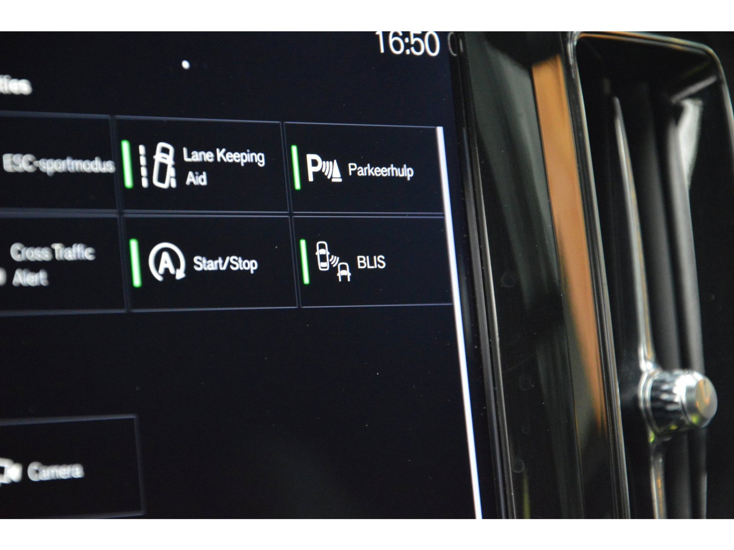 Volvo XC60 T5 R-Design | Bowers & Wilkins | Panoramadak | Trekhaak | Stoel + Stuur Verwarmd | Camera | Dealer Onderhouden |