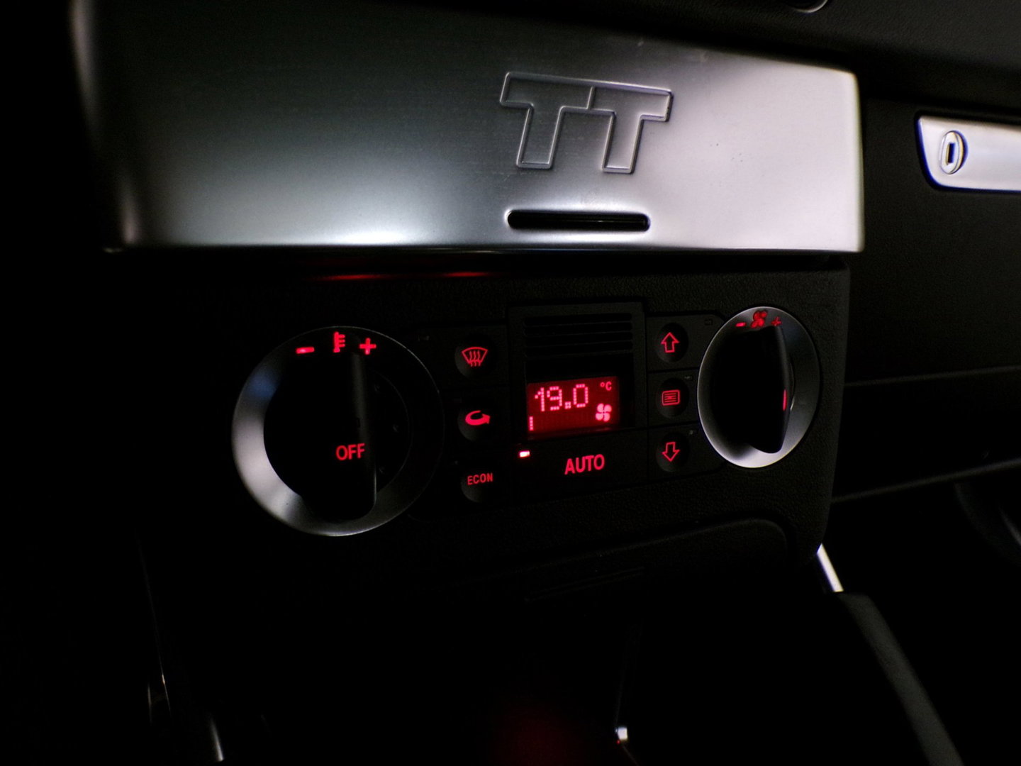 Audi TT 1.8 5V Turbo 180PK "Origineel NL!" Leer Stoelverwarming 17"BBS Bluetooth Schroefset Youngtimer "Zeer nette auto!"