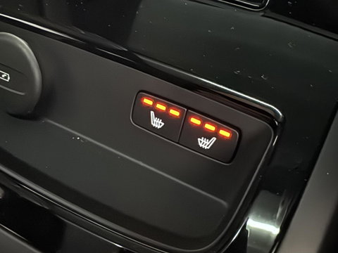 Volvo V60 2.0 T8 Plug-in hybrid AWD Polestar Engineered B&W