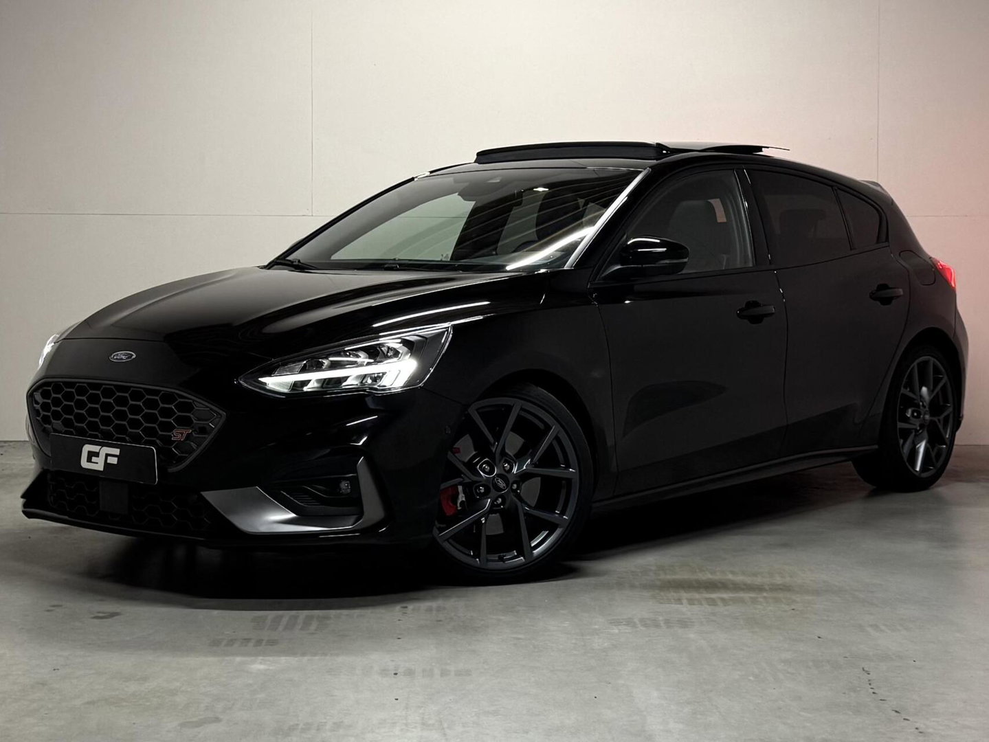 Ford Focus 2.3 EcoBoost ST-3 Pano Camera Recaro Navi Stoelv